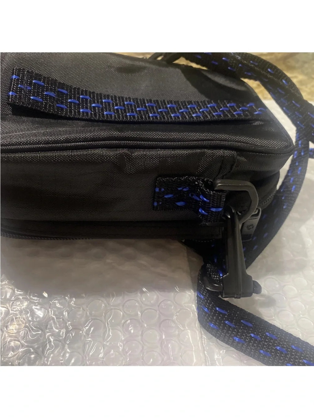 Samsung camera carry bag adjustable strap